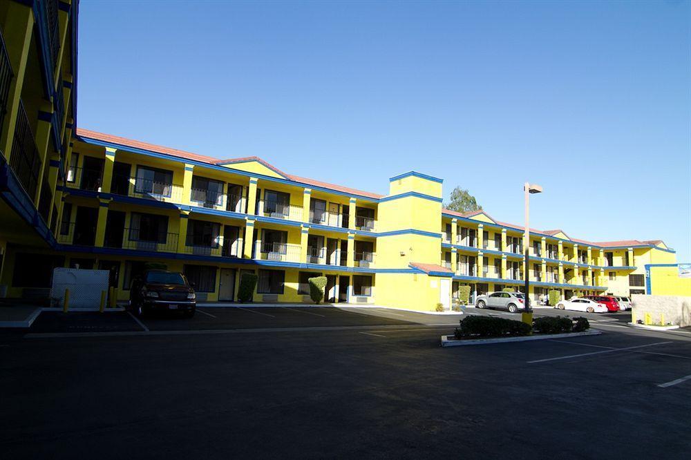 Anaheim Carriage Inn Exteriör bild